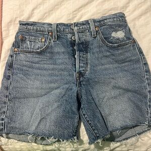 Levi’s 501® Mid Thigh Women's Shorts - never worn